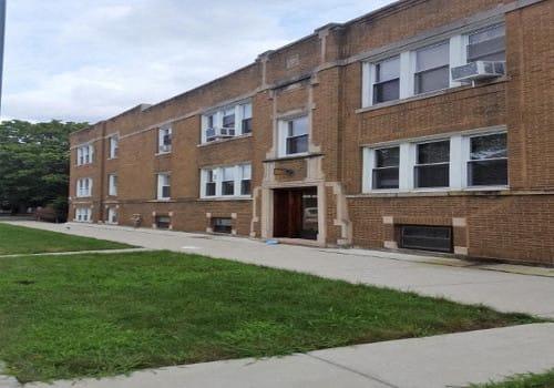 3054-58 N Kolmar Ave/4539-53 W. Barry property